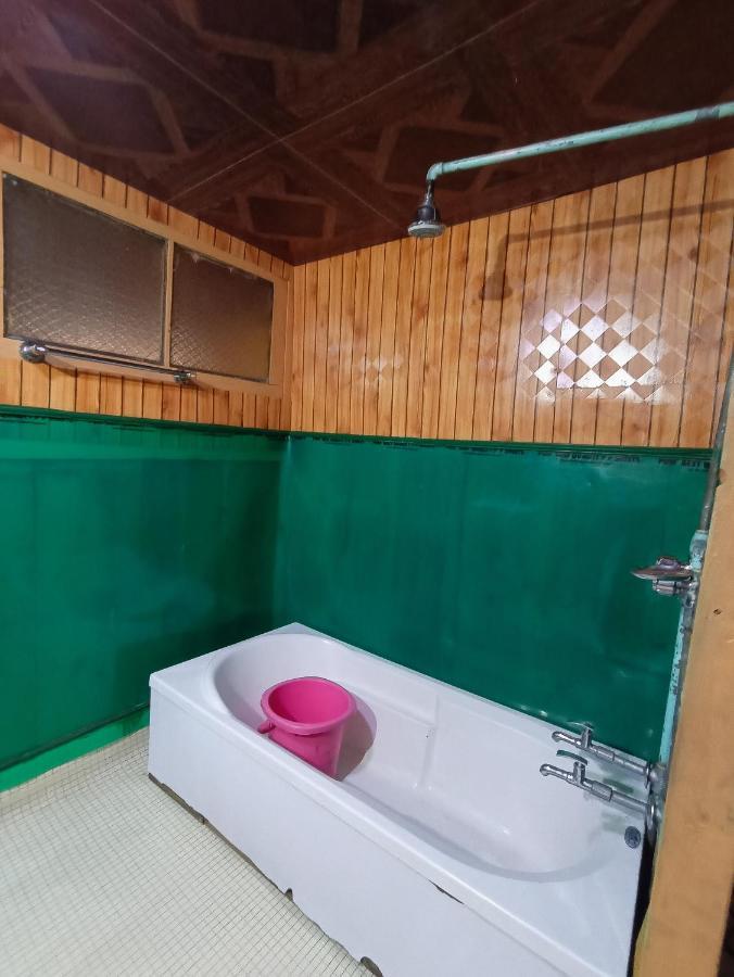 Hb Nancy Group Of Houseboats Hotel Srīnagar Екстериор снимка