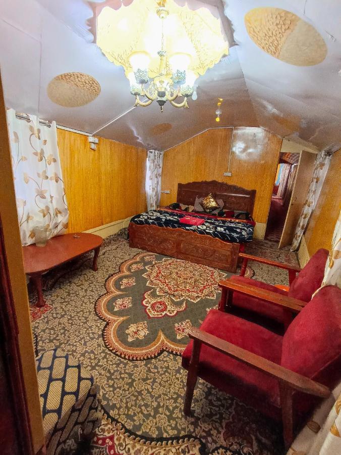 Hb Nancy Group Of Houseboats Hotel Srīnagar Екстериор снимка