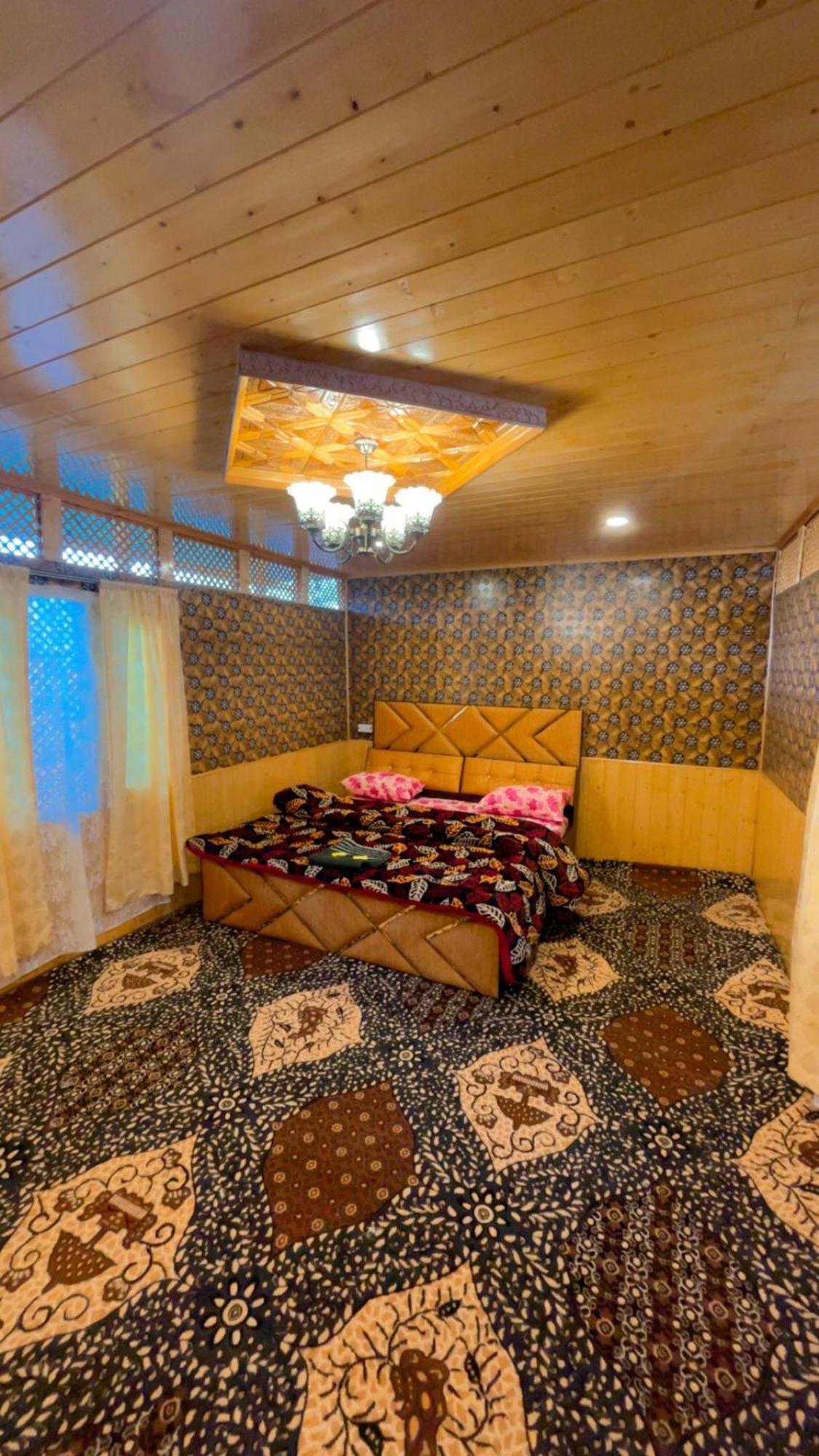 Hb Nancy Group Of Houseboats Hotel Srīnagar Екстериор снимка
